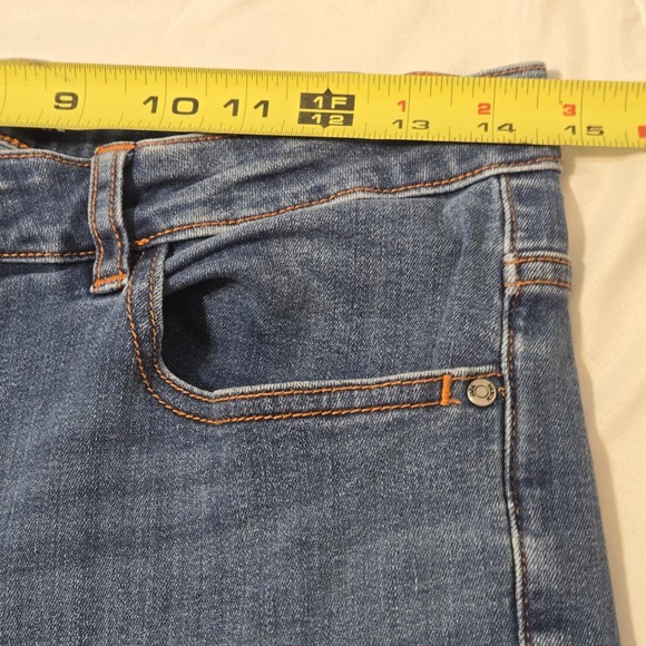 Zara Women's High-Waisted Skinny Jeans Light Wash Stretchy Size 10 - Picture 3 of 5